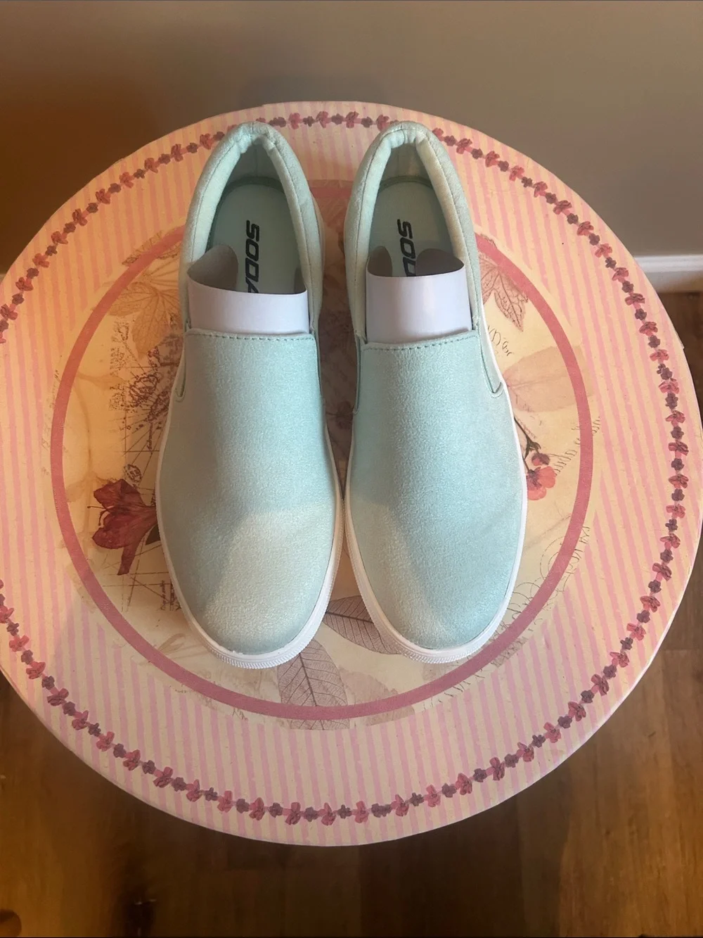 NEW Soda Mint Hike Sneakers Size 7.5